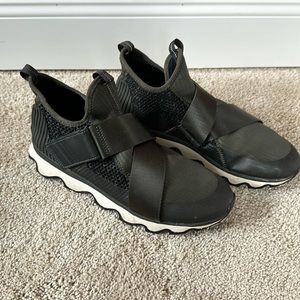 Velcro Sneaker
